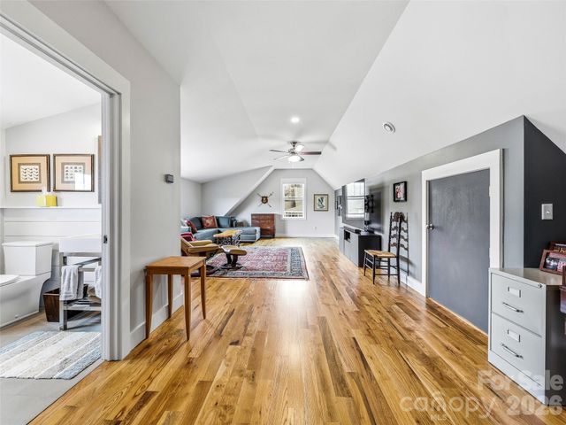 242 Whistlewood Lane, Hendersonville, NC 28739