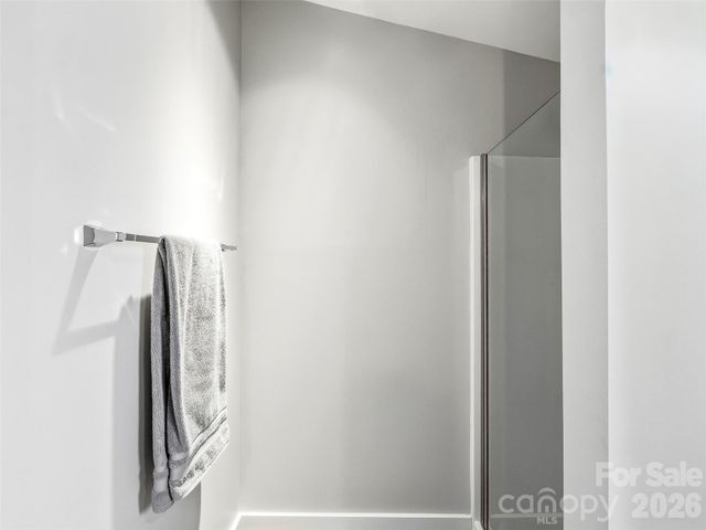 242 Whistlewood Lane, Hendersonville, NC 28739