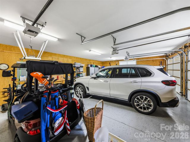 242 Whistlewood Lane, Hendersonville, NC 28739