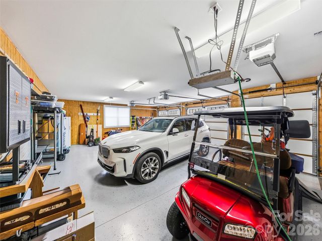 242 Whistlewood Lane, Hendersonville, NC 28739