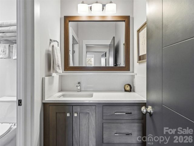 242 Whistlewood Lane, Hendersonville, NC 28739