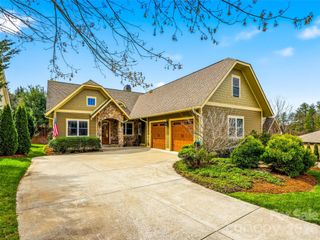 242 Whistlewood Lane, Hendersonville, NC 28739