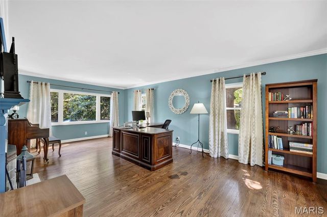 18 Chaminade Drive, St Louis, MO 63141