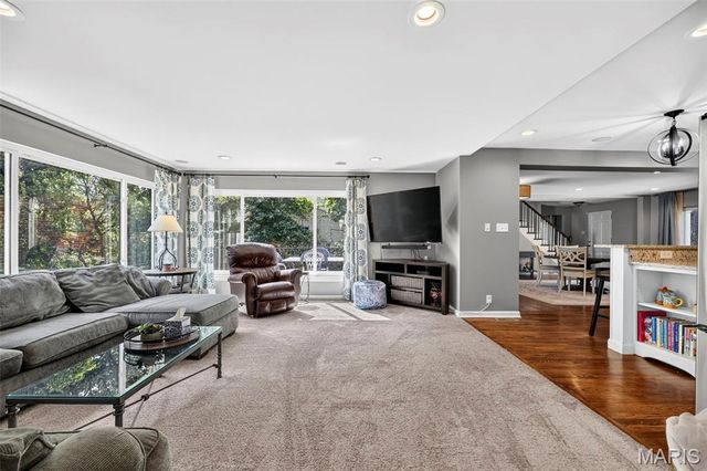 18 Chaminade Drive, St Louis, MO 63141