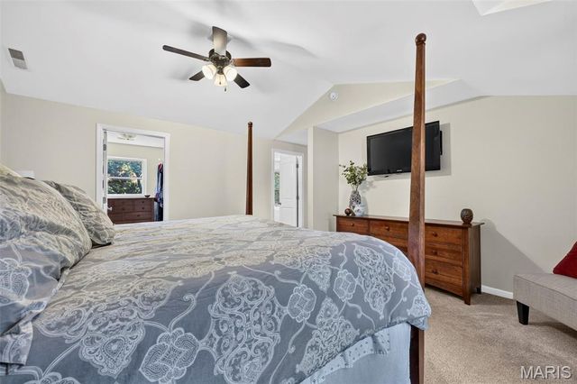 18 Chaminade Drive, St Louis, MO 63141