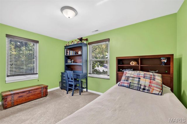 18 Chaminade Drive, St Louis, MO 63141