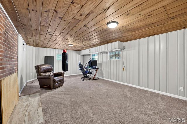 18 Chaminade Drive, St Louis, MO 63141