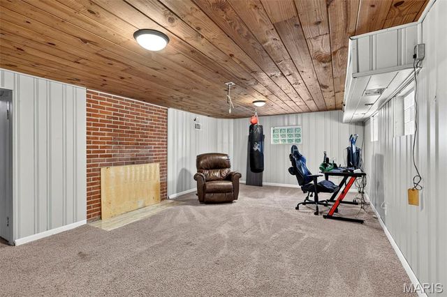 18 Chaminade Drive, St Louis, MO 63141