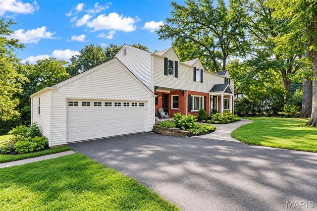 18 Chaminade Drive, St Louis, MO 63141