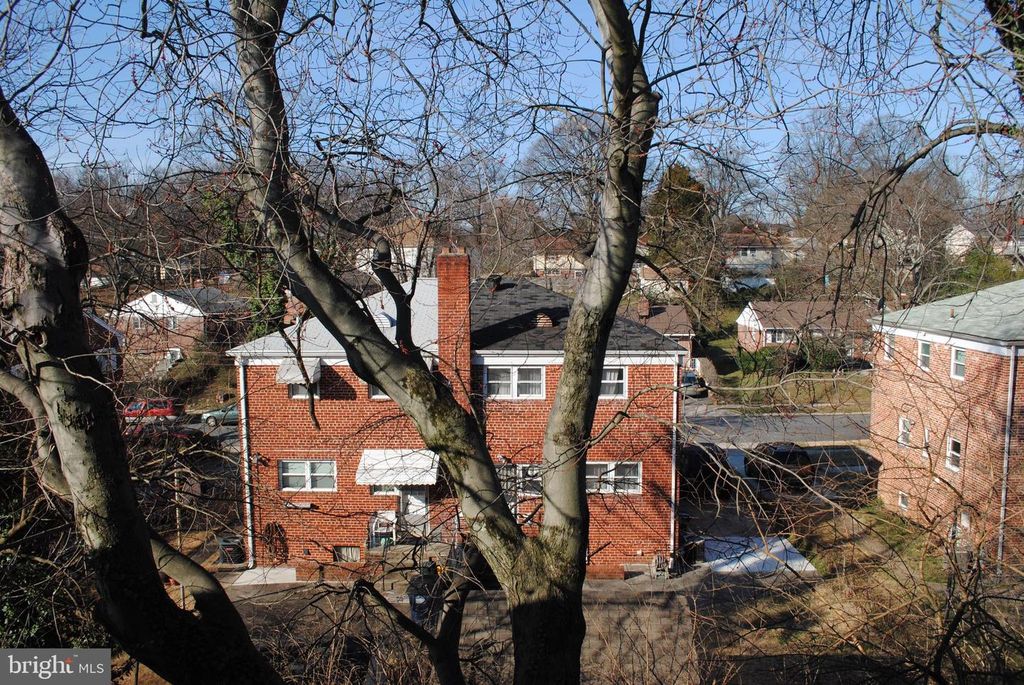 Image 13 of property listing at 7300 18TH AVE #12, Hyattsville, MD 20783