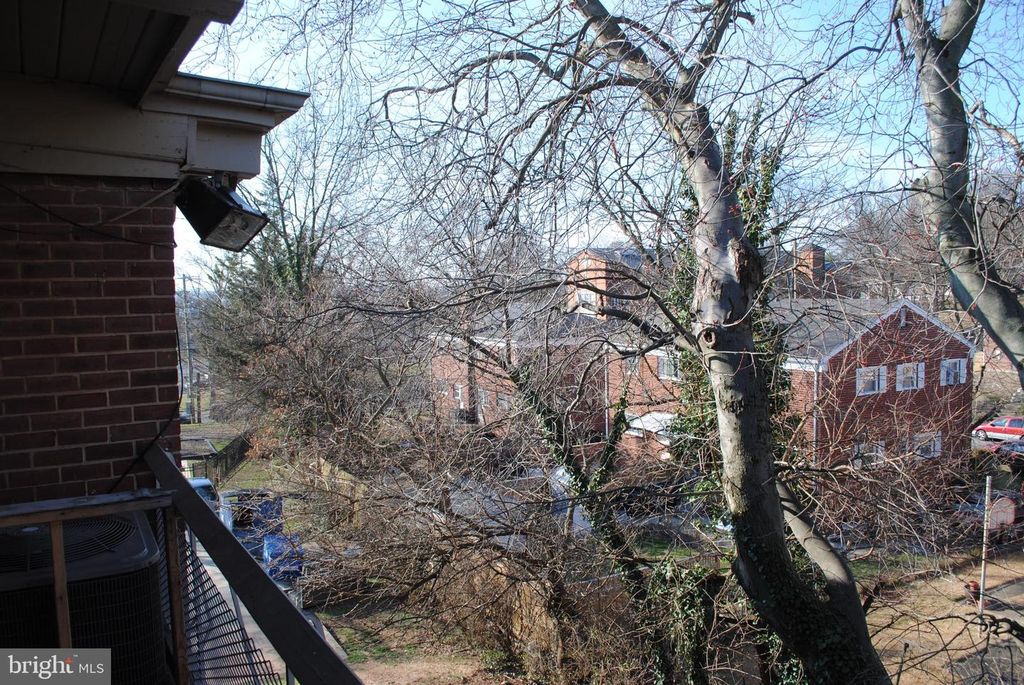Image 14 of property listing at 7300 18TH AVE #12, Hyattsville, MD 20783