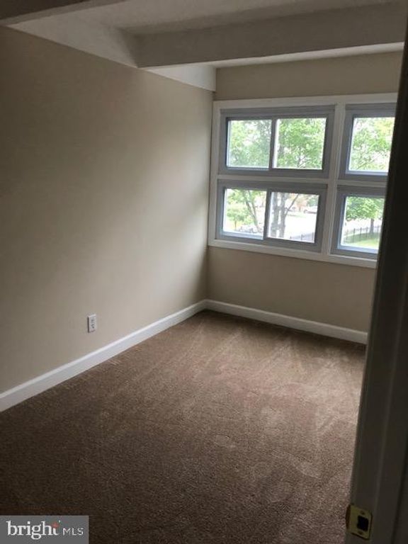 Image 8 of property listing at 7300 18TH AVE #12, Hyattsville, MD 20783