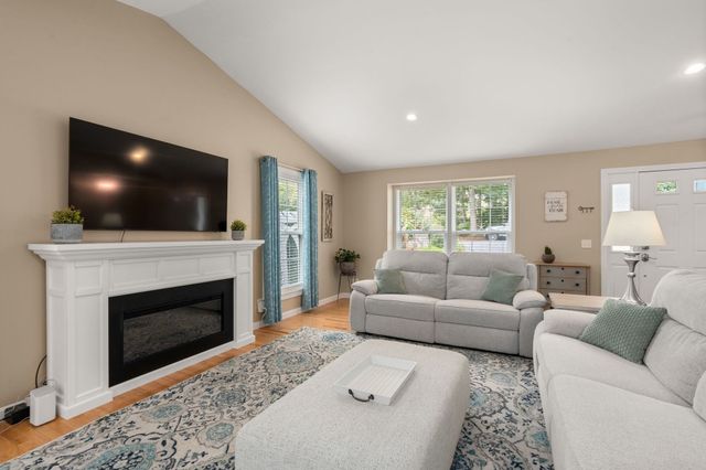 71 Althea Rd, Falmouth, MA 02556