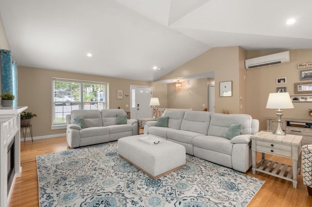 71 Althea Rd, Falmouth, MA 02556