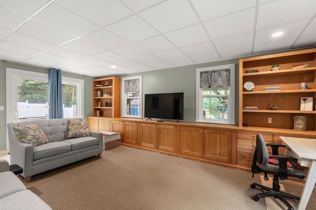 71 Althea Rd, Falmouth, MA 02556