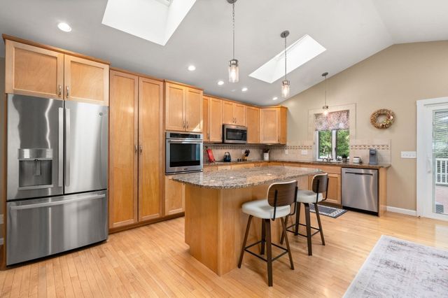 71 Althea Rd, Falmouth, MA 02556