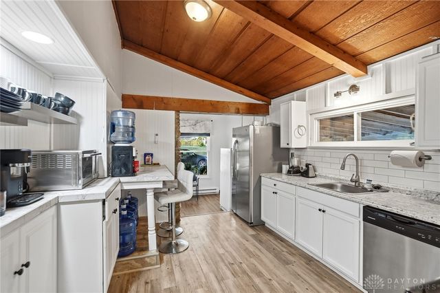 122 Lake Shore Drive, Medway, OH 45341