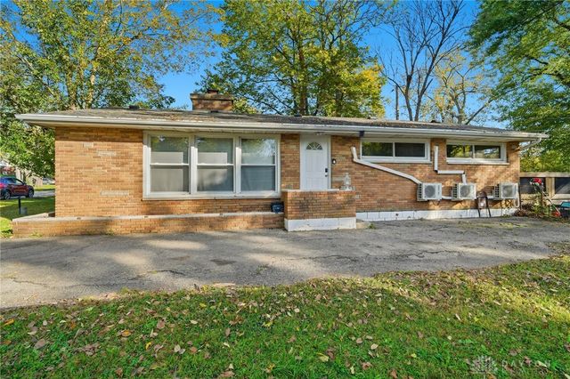122 Lake Shore Drive, Medway, OH 45341