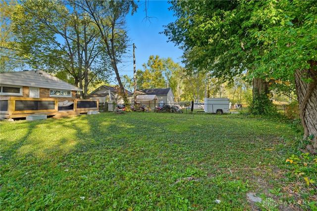 122 Lake Shore Drive, Medway, OH 45341