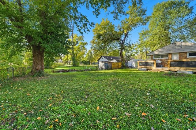 122 Lake Shore Drive, Medway, OH 45341