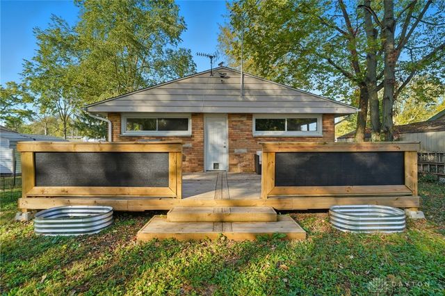 122 Lake Shore Drive, Medway, OH 45341