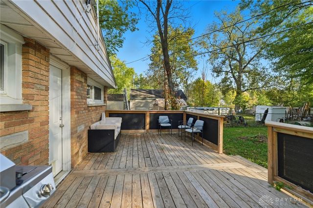 122 Lake Shore Drive, Medway, OH 45341