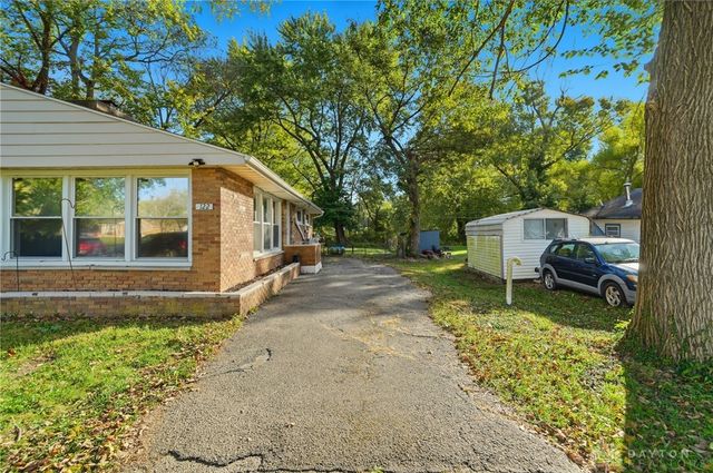 122 Lake Shore Drive, Medway, OH 45341