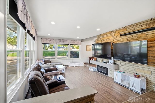 122 Lake Shore Drive, Medway, OH 45341