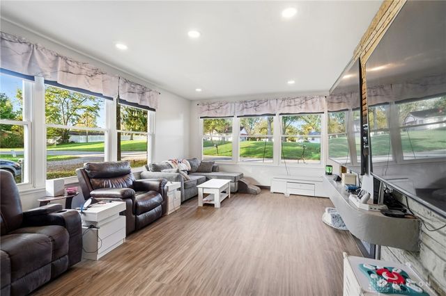 122 Lake Shore Drive, Medway, OH 45341