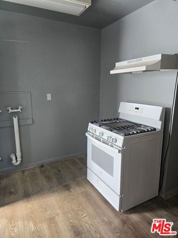 5959 Arlington Avenue, Los Angeles, CA 90043