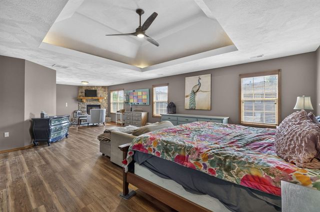 1004 N 22nd Avenue, Ozark, MO 65721