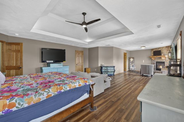 1004 N 22nd Avenue, Ozark, MO 65721