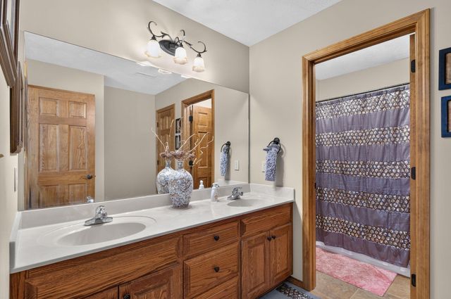 1004 N 22nd Avenue, Ozark, MO 65721