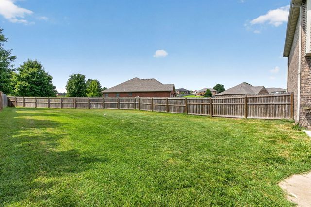 1004 N 22nd Avenue, Ozark, MO 65721