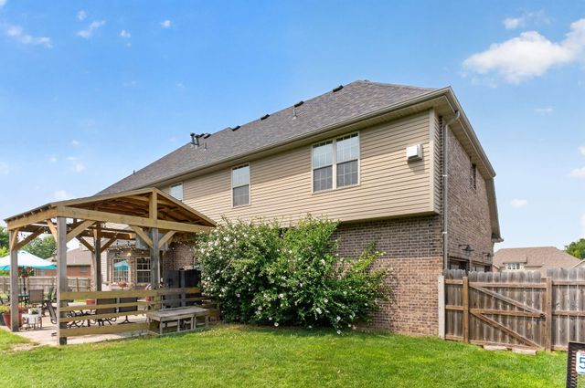 1004 N 22nd Avenue, Ozark, MO 65721