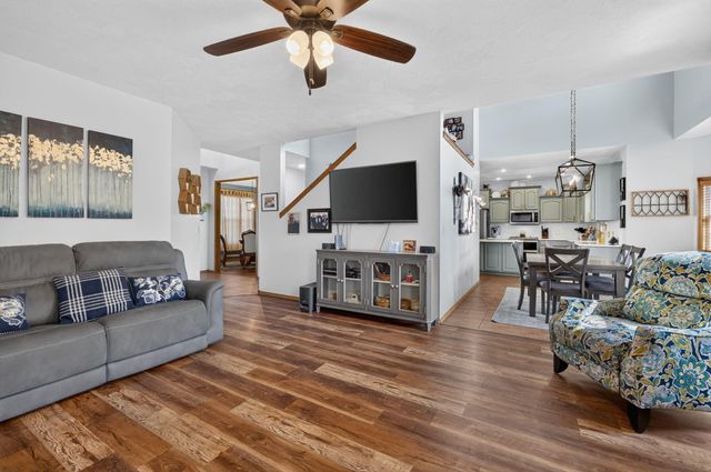 1004 N 22nd Avenue, Ozark, MO 65721