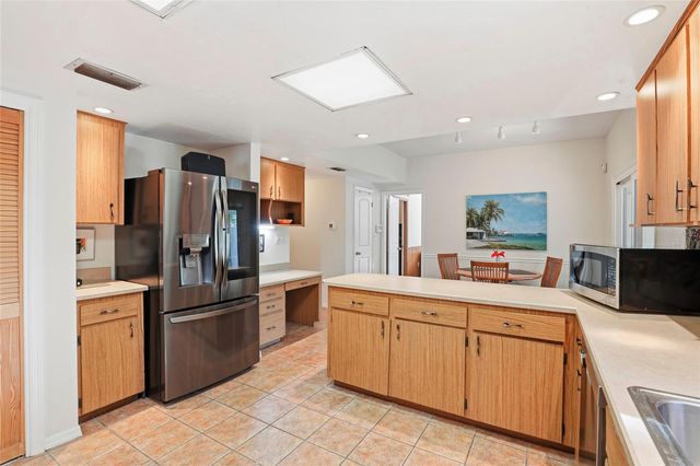 3021 NW 10TH PLACE, Gainesville, FL 32605