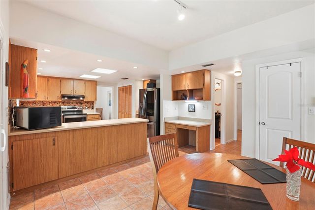 3021 NW 10TH PLACE, Gainesville, FL 32605