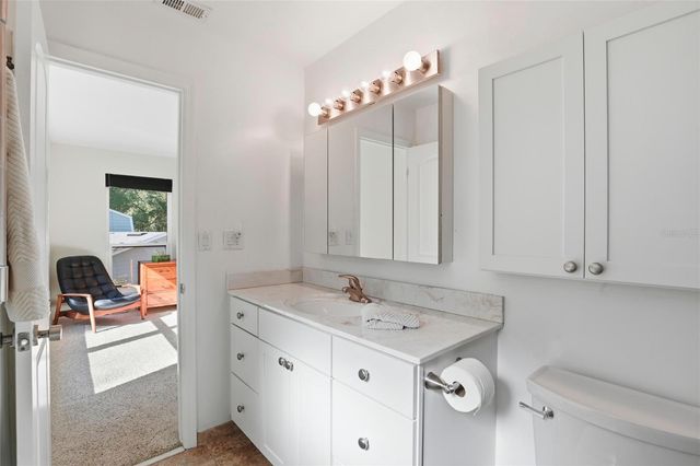 3021 NW 10TH PLACE, Gainesville, FL 32605