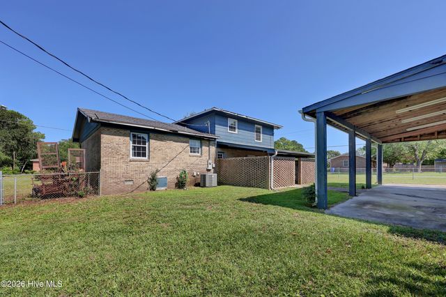 218 Spartan Road, Wilmington, NC 28405
