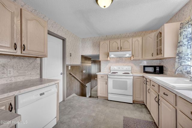 218 Spartan Road, Wilmington, NC 28405