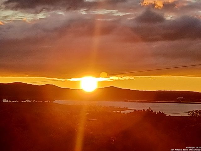 621 GLEN OAKS DR, Canyon Lake, TX 78133