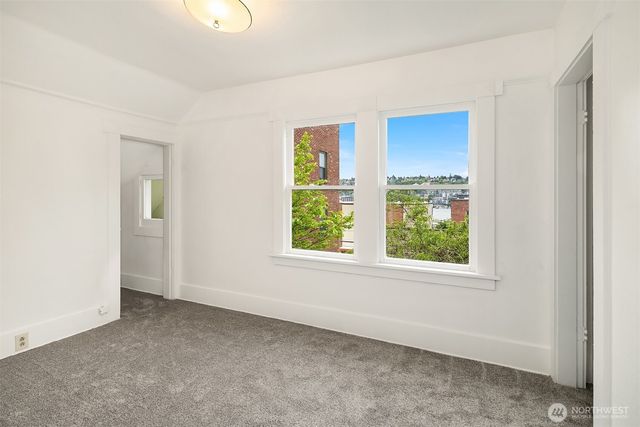 2031 Eastlake Avenue E, Seattle, WA 98102