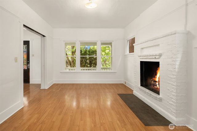 2031 Eastlake Avenue E, Seattle, WA 98102