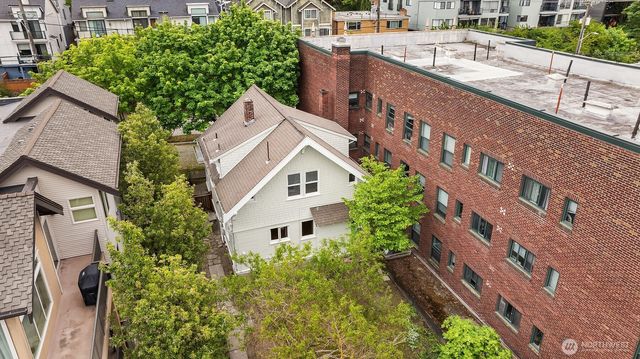2031 Eastlake Avenue E, Seattle, WA 98102