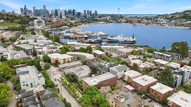 2031 Eastlake Avenue E, Seattle, WA 98102