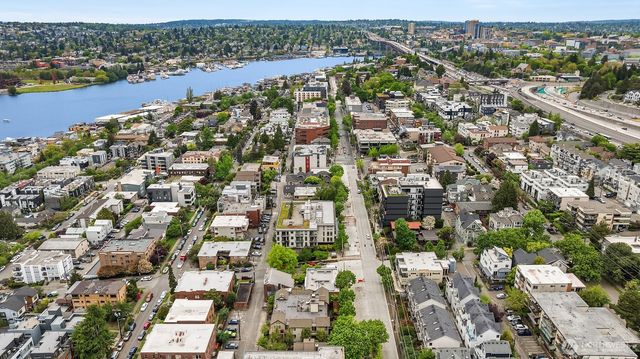 2031 Eastlake Avenue E, Seattle, WA 98102