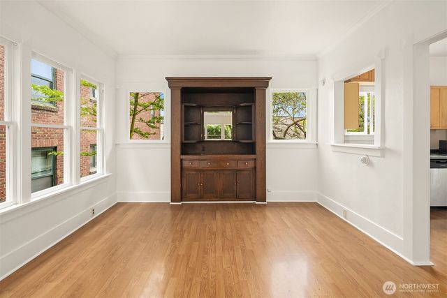 2031 Eastlake Avenue E, Seattle, WA 98102