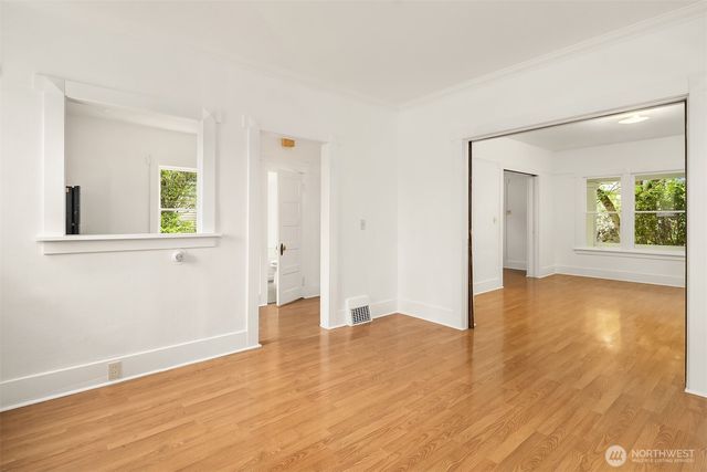 2031 Eastlake Avenue E, Seattle, WA 98102