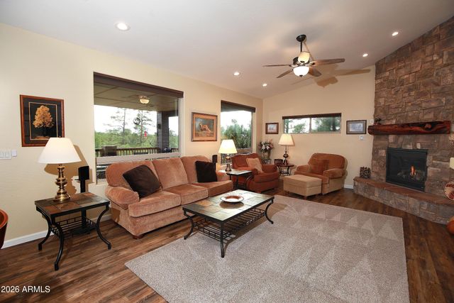 1300 W SIERRA BUENA Court, Show Low, AZ 85901